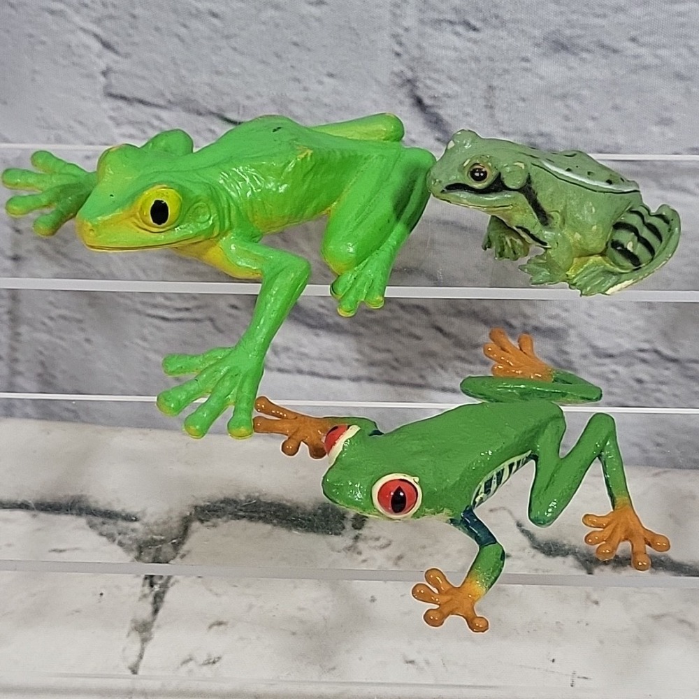 Tropical Tree Frogs Bullfrog Rubber Animal Figures Lot Of 3 Science Nature